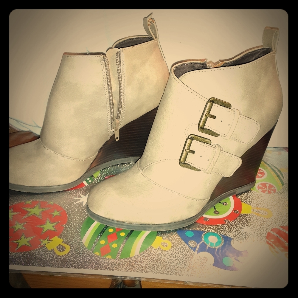 Wedge booties